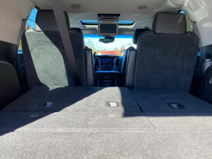 Used Cadillac Escalade 4WD 4dr Luxury 2015 | Lava Motors 2 Inc. Canton, Connecticut Used Cadillac Escalade 4WD 4dr Luxury 2015 | Lava Motors 2 Inc. Canton, Connecticut