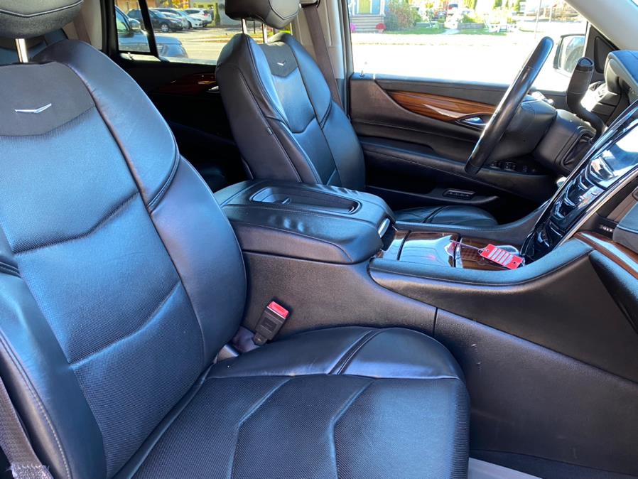 Used Cadillac Escalade 4WD 4dr Luxury 2015 | Lava Motors 2 Inc. Canton, Connecticut Used Cadillac Escalade 4WD 4dr Luxury 2015 | Lava Motors 2 Inc. Canton, Connecticut