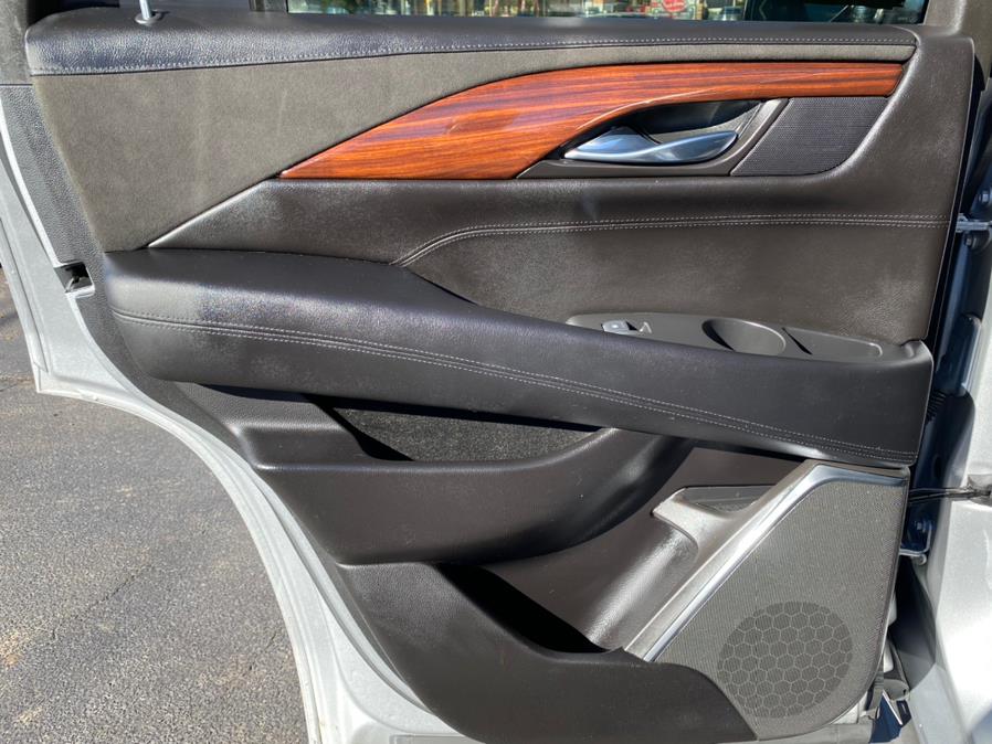 Used Cadillac Escalade 4WD 4dr Luxury 2015 | Lava Motors 2 Inc. Canton, Connecticut Used Cadillac Escalade 4WD 4dr Luxury 2015 | Lava Motors 2 Inc. Canton, Connecticut
