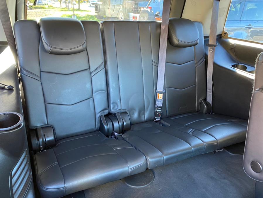Used Cadillac Escalade 4WD 4dr Luxury 2015 | Lava Motors 2 Inc. Canton, Connecticut Used Cadillac Escalade 4WD 4dr Luxury 2015 | Lava Motors 2 Inc. Canton, Connecticut