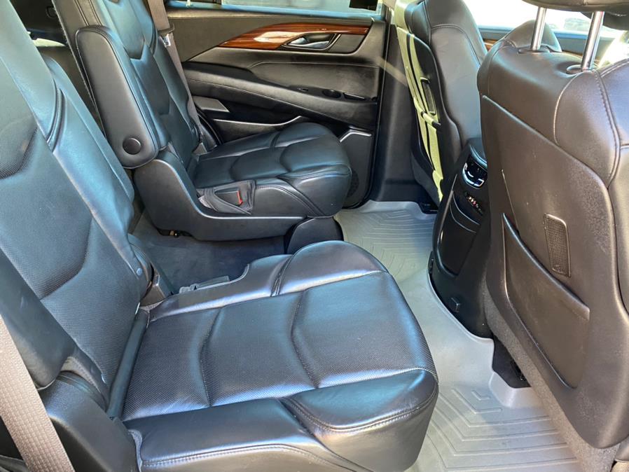Used Cadillac Escalade 4WD 4dr Luxury 2015 | Lava Motors 2 Inc. Canton, Connecticut Used Cadillac Escalade 4WD 4dr Luxury 2015 | Lava Motors 2 Inc. Canton, Connecticut