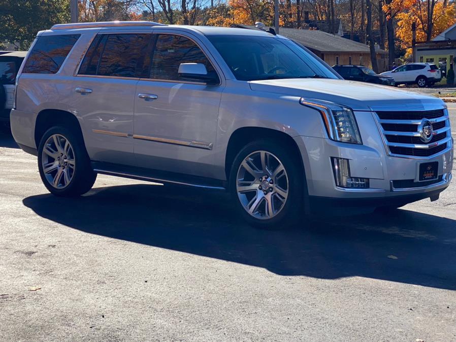 Used Cadillac Escalade 4WD 4dr Luxury 2015 | Lava Motors 2 Inc. Canton, Connecticut Used Cadillac Escalade 4WD 4dr Luxury 2015 | Lava Motors 2 Inc. Canton, Connecticut