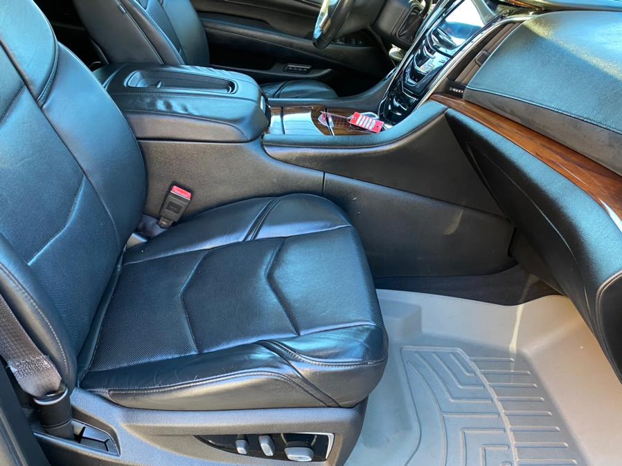 Used Cadillac Escalade 4WD 4dr Luxury 2015 | Lava Motors 2 Inc. Canton, Connecticut Used Cadillac Escalade 4WD 4dr Luxury 2015 | Lava Motors 2 Inc. Canton, Connecticut
