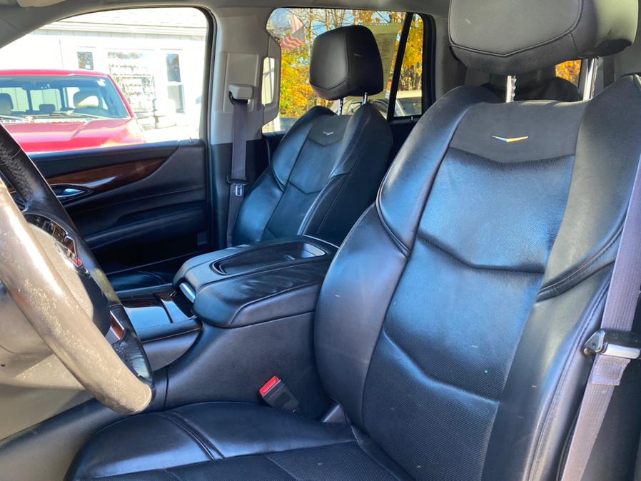 Used Cadillac Escalade 4WD 4dr Luxury 2015 | Lava Motors 2 Inc. Canton, Connecticut Used Cadillac Escalade 4WD 4dr Luxury 2015 | Lava Motors 2 Inc. Canton, Connecticut