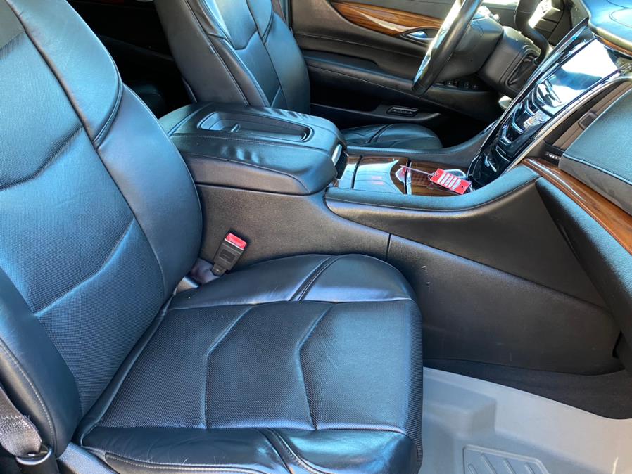 Used Cadillac Escalade 4WD 4dr Luxury 2015 | Lava Motors 2 Inc. Canton, Connecticut Used Cadillac Escalade 4WD 4dr Luxury 2015 | Lava Motors 2 Inc. Canton, Connecticut