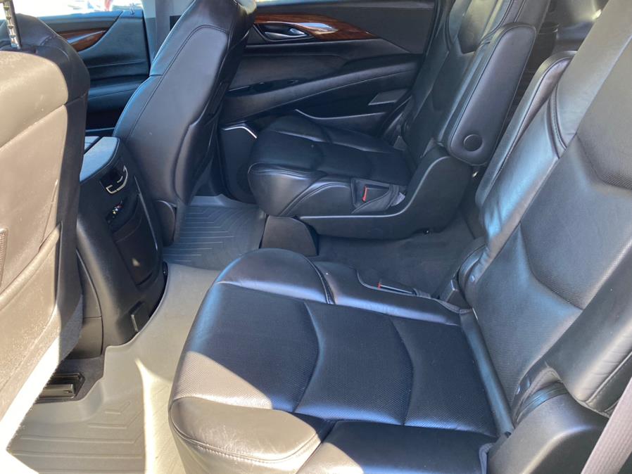 Used Cadillac Escalade 4WD 4dr Luxury 2015 | Lava Motors 2 Inc. Canton, Connecticut Used Cadillac Escalade 4WD 4dr Luxury 2015 | Lava Motors 2 Inc. Canton, Connecticut
