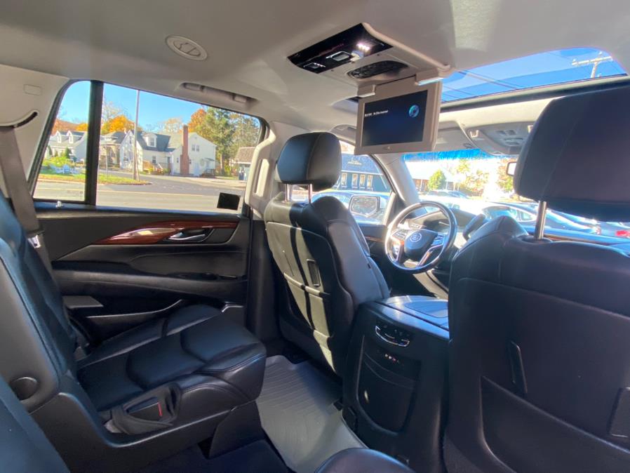 Used Cadillac Escalade 4WD 4dr Luxury 2015 | Lava Motors 2 Inc. Canton, Connecticut Used Cadillac Escalade 4WD 4dr Luxury 2015 | Lava Motors 2 Inc. Canton, Connecticut