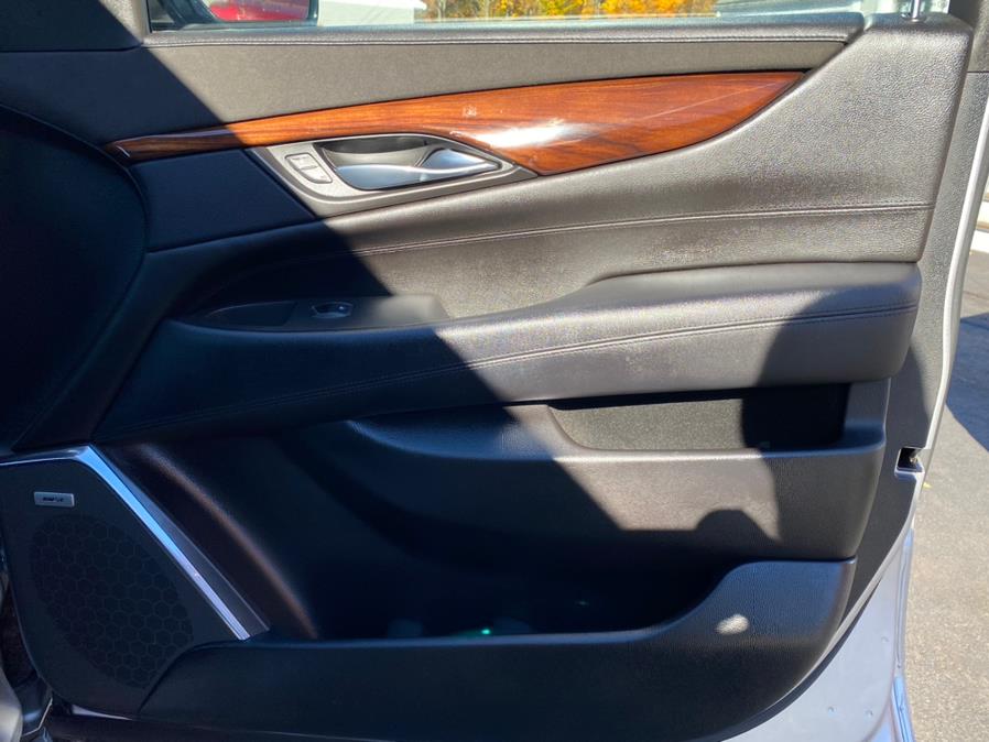 Used Cadillac Escalade 4WD 4dr Luxury 2015 | Lava Motors 2 Inc. Canton, Connecticut Used Cadillac Escalade 4WD 4dr Luxury 2015 | Lava Motors 2 Inc. Canton, Connecticut