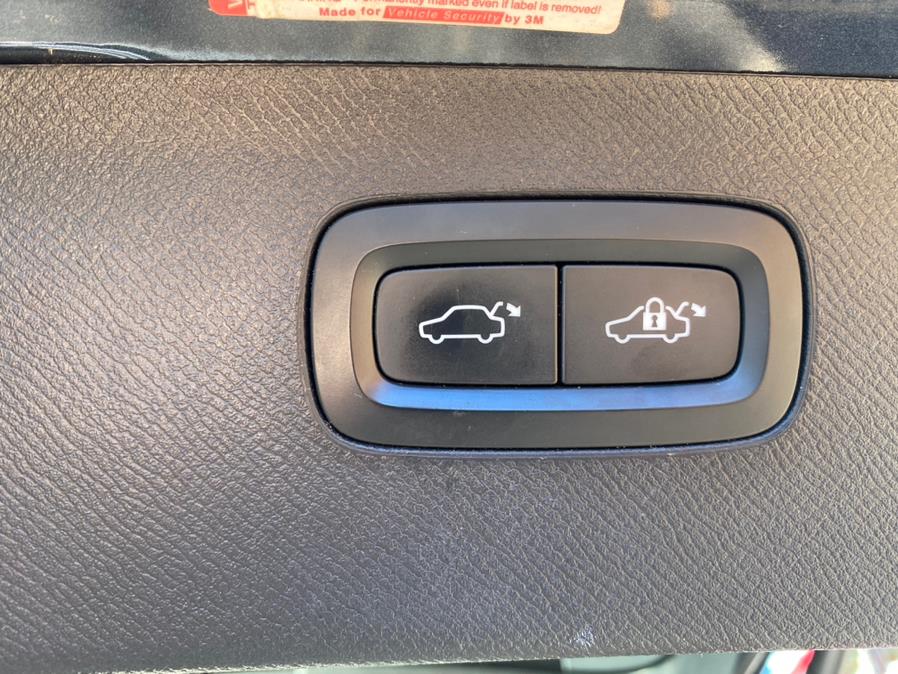Used Volvo XC90 T6 AWD 7-Passenger Momentum 2017 | Lava Motors 2 Inc. Canton, Connecticut Used Volvo XC90 T6 AWD 7-Passenger Momentum 2017 | Lava Motors 2 Inc. Canton, Connecticut