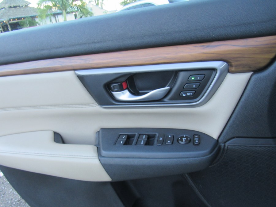 2017 Honda CR-V Touring AWD, available for sale in San Francisco de Macoris Rd, Dominican Republic | Hilario Auto Import. San Francisco de Macoris Rd, Dominican Republic 2017 Honda CR-V Touring AWD, available for sale in San Francisco de Macoris Rd, Dominican Republic | Hilario Auto Import. San Francisco de Macoris Rd, Dominican Republic