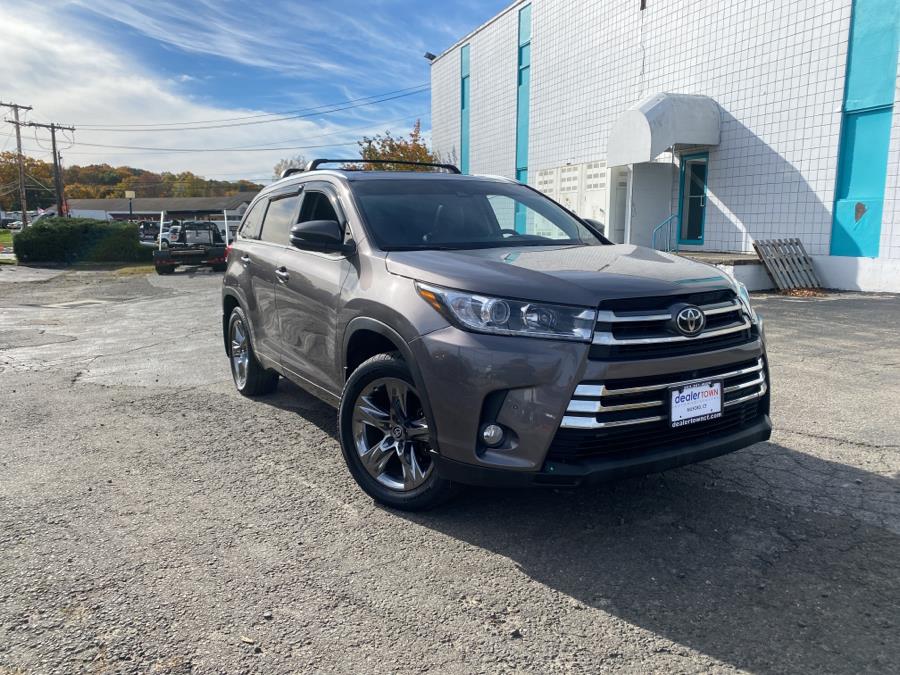 Used Toyota Highlander Limited V6 AWD (Natl) 2017 | Dealertown Auto Wholesalers. Milford, Connecticut Used Toyota Highlander Limited V6 AWD (Natl) 2017 | Dealertown Auto Wholesalers. Milford, Connecticut