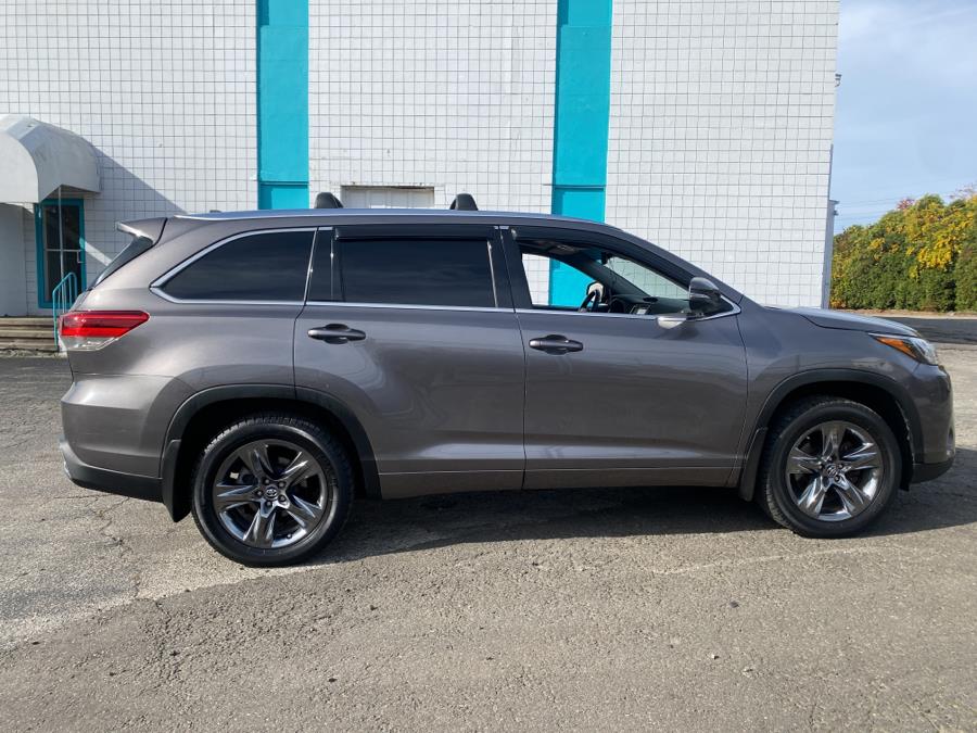 Used Toyota Highlander Limited V6 AWD (Natl) 2017 | Dealertown Auto Wholesalers. Milford, Connecticut Used Toyota Highlander Limited V6 AWD (Natl) 2017 | Dealertown Auto Wholesalers. Milford, Connecticut