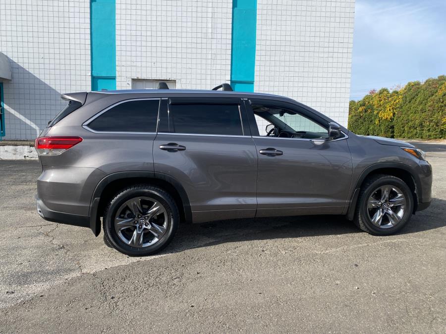 Used Toyota Highlander Limited V6 AWD (Natl) 2017 | Dealertown Auto Wholesalers. Milford, Connecticut Used Toyota Highlander Limited V6 AWD (Natl) 2017 | Dealertown Auto Wholesalers. Milford, Connecticut