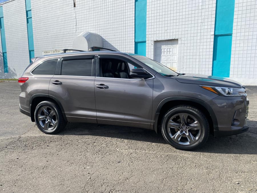 Used Toyota Highlander Limited V6 AWD (Natl) 2017 | Dealertown Auto Wholesalers. Milford, Connecticut Used Toyota Highlander Limited V6 AWD (Natl) 2017 | Dealertown Auto Wholesalers. Milford, Connecticut