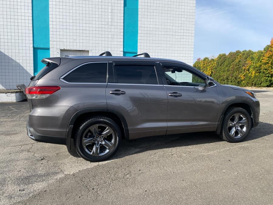 Used Toyota Highlander Limited V6 AWD (Natl) 2017 | Dealertown Auto Wholesalers. Milford, Connecticut Used Toyota Highlander Limited V6 AWD (Natl) 2017 | Dealertown Auto Wholesalers. Milford, Connecticut
