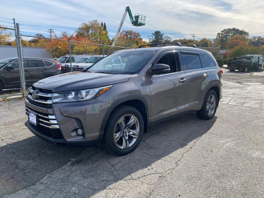 Used Toyota Highlander Limited V6 AWD (Natl) 2017 | Dealertown Auto Wholesalers. Milford, Connecticut Used Toyota Highlander Limited V6 AWD (Natl) 2017 | Dealertown Auto Wholesalers. Milford, Connecticut