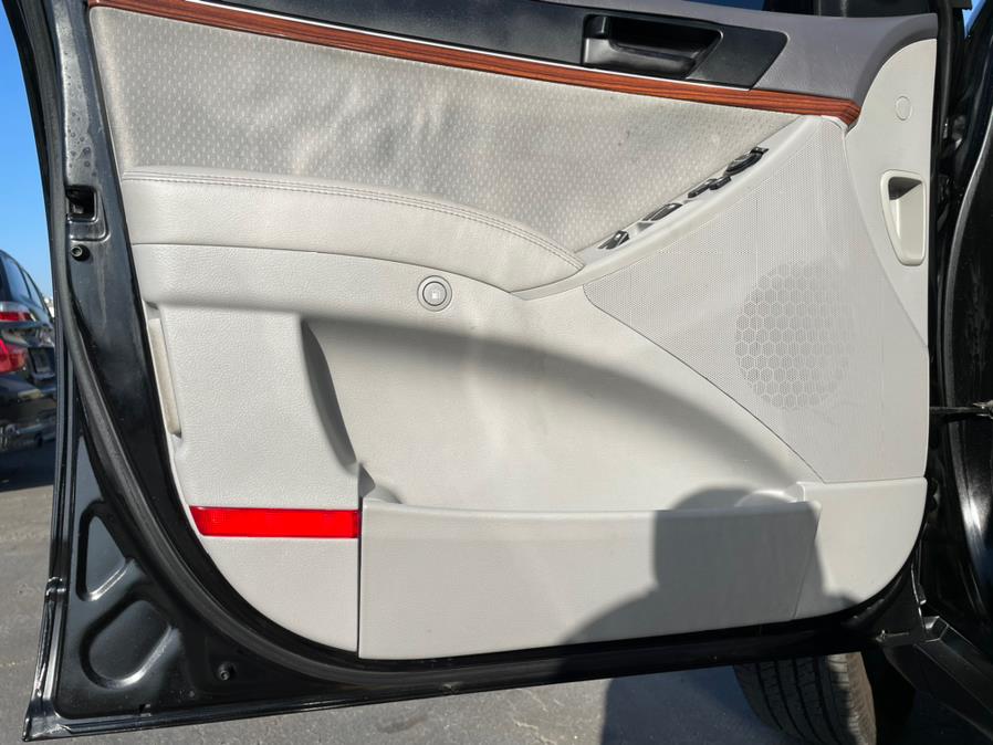2011 Hyundai Veracruz FWD 4dr GLS, available for sale in Garden Grove, California | U Save Auto Auction. Garden Grove, California 2011 Hyundai Veracruz FWD 4dr GLS, available for sale in Garden Grove, California | U Save Auto Auction. Garden Grove, California