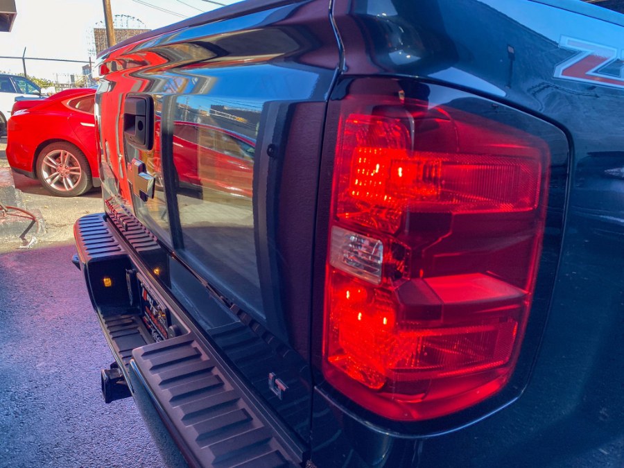 2017 Chevrolet Silverado 1500 4WD Crew Cab 153.0" LT w/1LT, available for sale in Newark, New Jersey | RT Auto Center LLC. Newark, New Jersey 2017 Chevrolet Silverado 1500 4WD Crew Cab 153.0" LT w/1LT, available for sale in Newark, New Jersey | RT Auto Center LLC. Newark, New Jersey