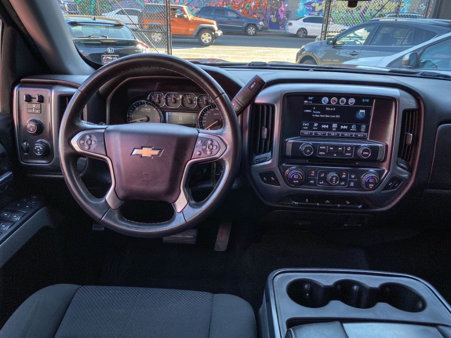 2017 Chevrolet Silverado 1500 4WD Crew Cab 153.0" LT w/1LT, available for sale in Newark, New Jersey | RT Auto Center LLC. Newark, New Jersey 2017 Chevrolet Silverado 1500 4WD Crew Cab 153.0" LT w/1LT, available for sale in Newark, New Jersey | RT Auto Center LLC. Newark, New Jersey