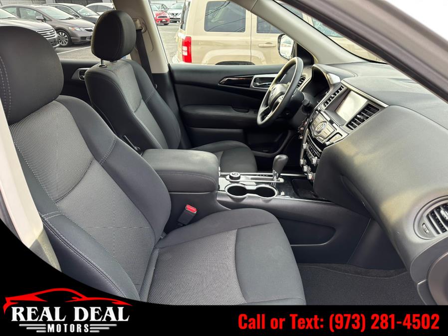 Used Nissan Pathfinder 4x4 S 2017 | Real Deal Motors. Lodi, New Jersey Used Nissan Pathfinder 4x4 S 2017 | Real Deal Motors. Lodi, New Jersey