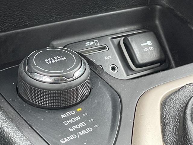 Used Jeep Cherokee Latitude 2016 | Blasius Federal Road. Brookfield, Connecticut Used Jeep Cherokee Latitude 2016 | Blasius Federal Road. Brookfield, Connecticut