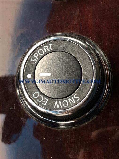 2015 Infiniti Q70 4dr Sdn V6 AWD, available for sale in Naugatuck, Connecticut | J&M Automotive Sls&Svc LLC. Naugatuck, Connecticut 2015 Infiniti Q70 4dr Sdn V6 AWD, available for sale in Naugatuck, Connecticut | J&M Automotive Sls&Svc LLC. Naugatuck, Connecticut