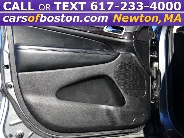 Used Jeep Grand Cherokee 4WD 4dr Laredo 2012 | Motorcars of Boston. Newton, Massachusetts Used Jeep Grand Cherokee 4WD 4dr Laredo 2012 | Motorcars of Boston. Newton, Massachusetts