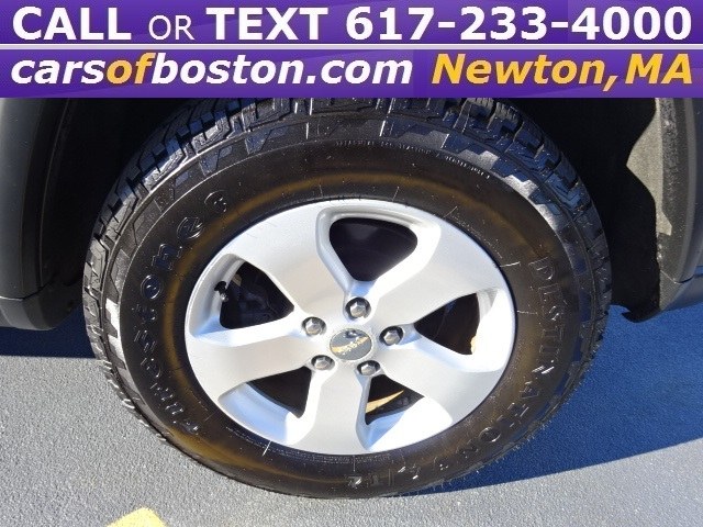 Used Jeep Grand Cherokee 4WD 4dr Laredo 2012 | Motorcars of Boston. Newton, Massachusetts Used Jeep Grand Cherokee 4WD 4dr Laredo 2012 | Motorcars of Boston. Newton, Massachusetts