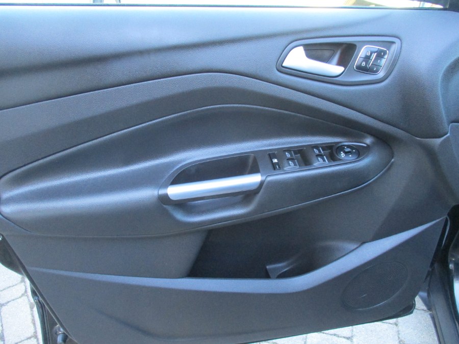 2015 Ford Escape FWD 4dr Titanium, available for sale in West Babylon, New York | New Gen Auto Group. West Babylon, New York 2015 Ford Escape FWD 4dr Titanium, available for sale in West Babylon, New York | New Gen Auto Group. West Babylon, New York