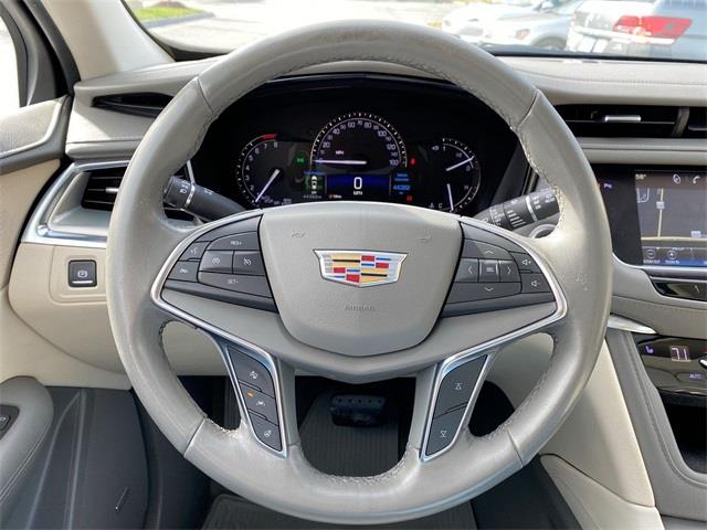 2019 Cadillac Xt5 Luxury, available for sale in Avon, Connecticut | Sullivan Automotive Group. Avon, Connecticut