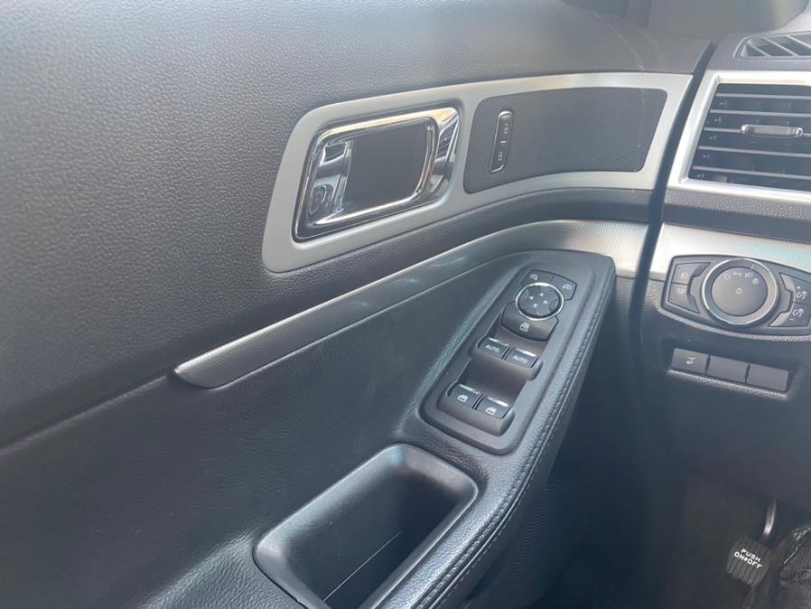2015 Ford Explorer 4WD 4dr XLT, available for sale in Linden, New Jersey | Champion Auto Sales. Linden, New Jersey 2015 Ford Explorer 4WD 4dr XLT, available for sale in Linden, New Jersey | Champion Auto Sales. Linden, New Jersey