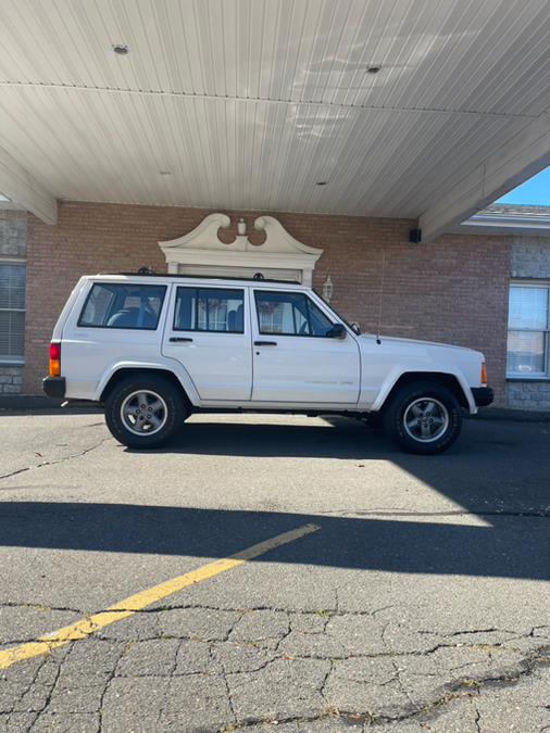 Used Jeep Cherokee 4dr Sport 4WD 1996 | Supreme Automotive. New Britain, Connecticut Used Jeep Cherokee 4dr Sport 4WD 1996 | Supreme Automotive. New Britain, Connecticut