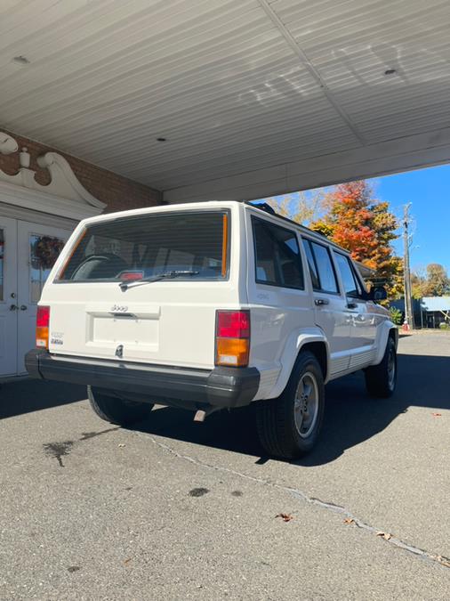 Used Jeep Cherokee 4dr Sport 4WD 1996 | Supreme Automotive. New Britain, Connecticut Used Jeep Cherokee 4dr Sport 4WD 1996 | Supreme Automotive. New Britain, Connecticut