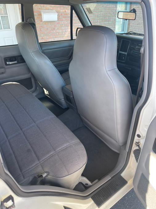 Used Jeep Cherokee 4dr Sport 4WD 1996 | Supreme Automotive. New Britain, Connecticut Used Jeep Cherokee 4dr Sport 4WD 1996 | Supreme Automotive. New Britain, Connecticut