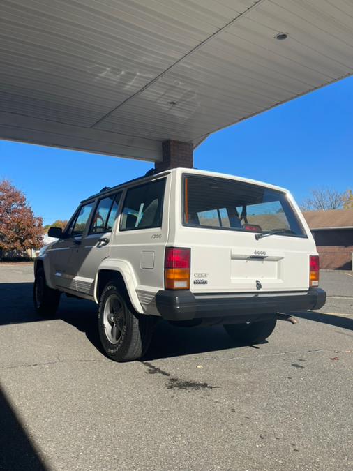 Used Jeep Cherokee 4dr Sport 4WD 1996 | Supreme Automotive. New Britain, Connecticut Used Jeep Cherokee 4dr Sport 4WD 1996 | Supreme Automotive. New Britain, Connecticut