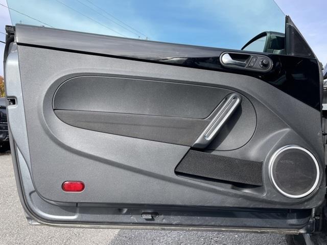 Used Volkswagen Beetle 2.0 TSi 2012 | Blasius Federal Road. Brookfield, Connecticut Used Volkswagen Beetle 2.0 TSi 2012 | Blasius Federal Road. Brookfield, Connecticut