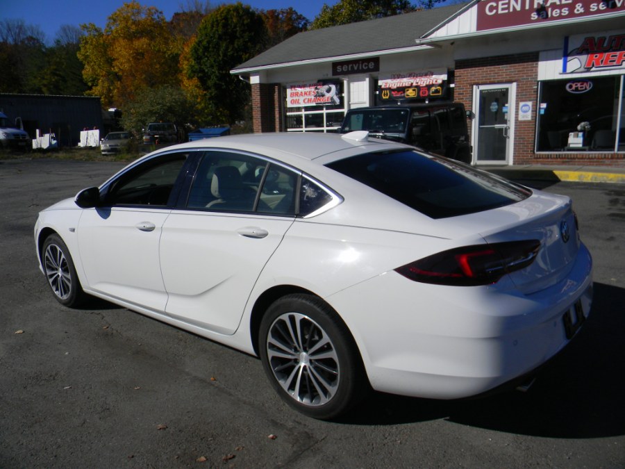 Used Buick Regal Sportback 4dr Sdn Essence FWD 2019 | M&M Vehicles Inc dba Central Motors. Southborough, Massachusetts Used Buick Regal Sportback 4dr Sdn Essence FWD 2019 | M&M Vehicles Inc dba Central Motors. Southborough, Massachusetts