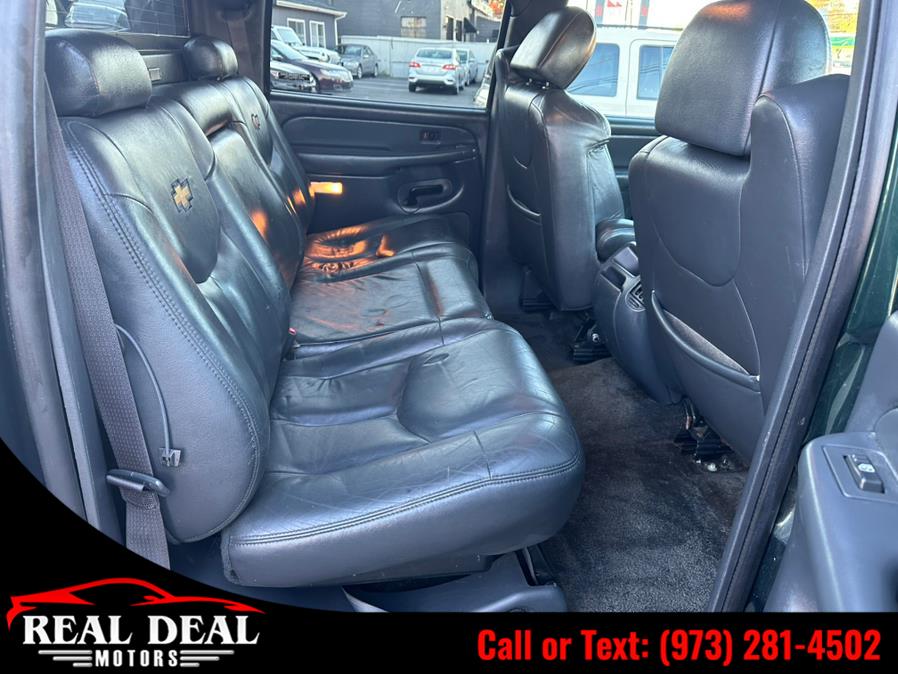 Used Chevrolet Avalanche 1500 5dr Crew Cab 130" WB 4WD 2002 | Real Deal Motors. Lodi, New Jersey Used Chevrolet Avalanche 1500 5dr Crew Cab 130" WB 4WD 2002 | Real Deal Motors. Lodi, New Jersey
