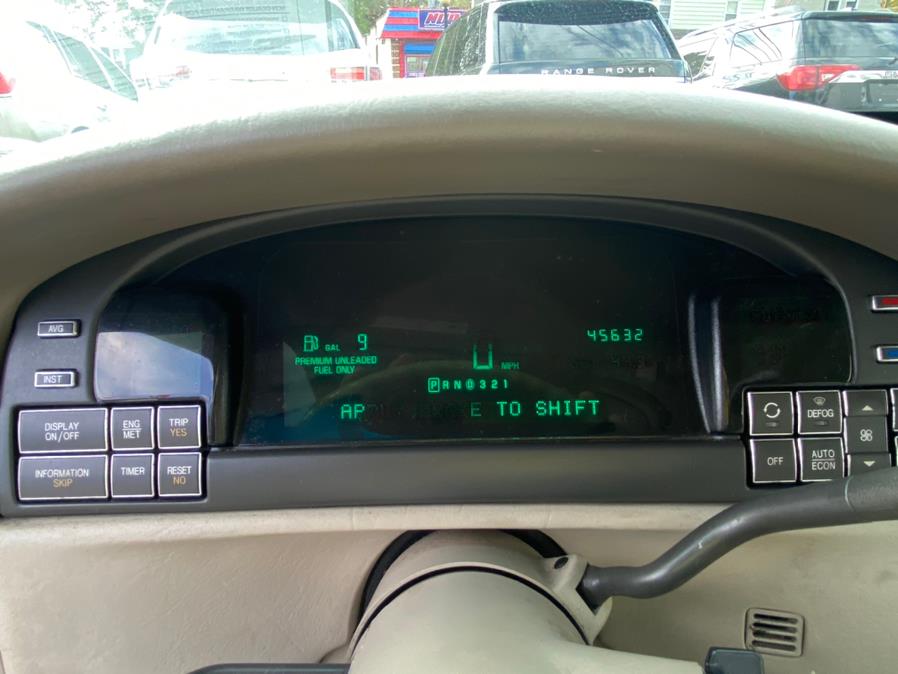Used Cadillac DeVille 4dr Sdn Golden Anniversary Edition 1999 | CT Auto. Bridgeport, Connecticut Used Cadillac DeVille 4dr Sdn Golden Anniversary Edition 1999 | CT Auto. Bridgeport, Connecticut