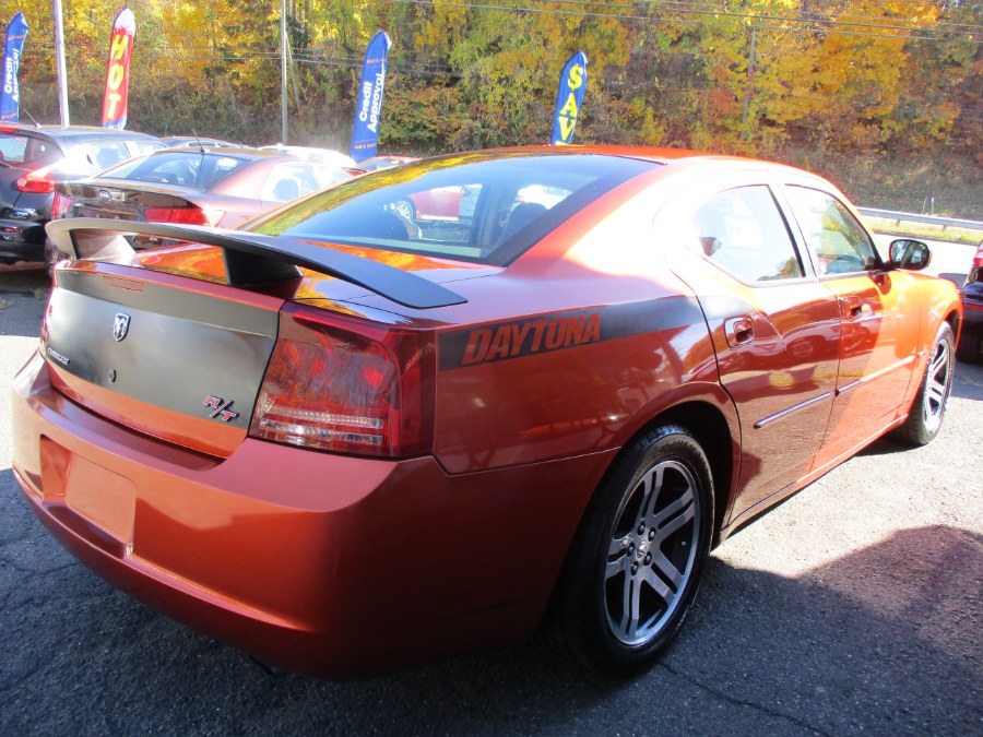 2006 Dodge Charger 4dr Sdn R/T RWD, available for sale in Meriden, Connecticut | Cos Central Auto. Meriden, Connecticut 2006 Dodge Charger 4dr Sdn R/T RWD, available for sale in Meriden, Connecticut | Cos Central Auto. Meriden, Connecticut