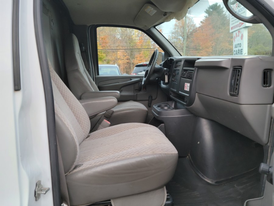 Used GMC Savana Savana 2005 | Toro Auto. East Windsor, Connecticut Used GMC Savana Savana 2005 | Toro Auto. East Windsor, Connecticut