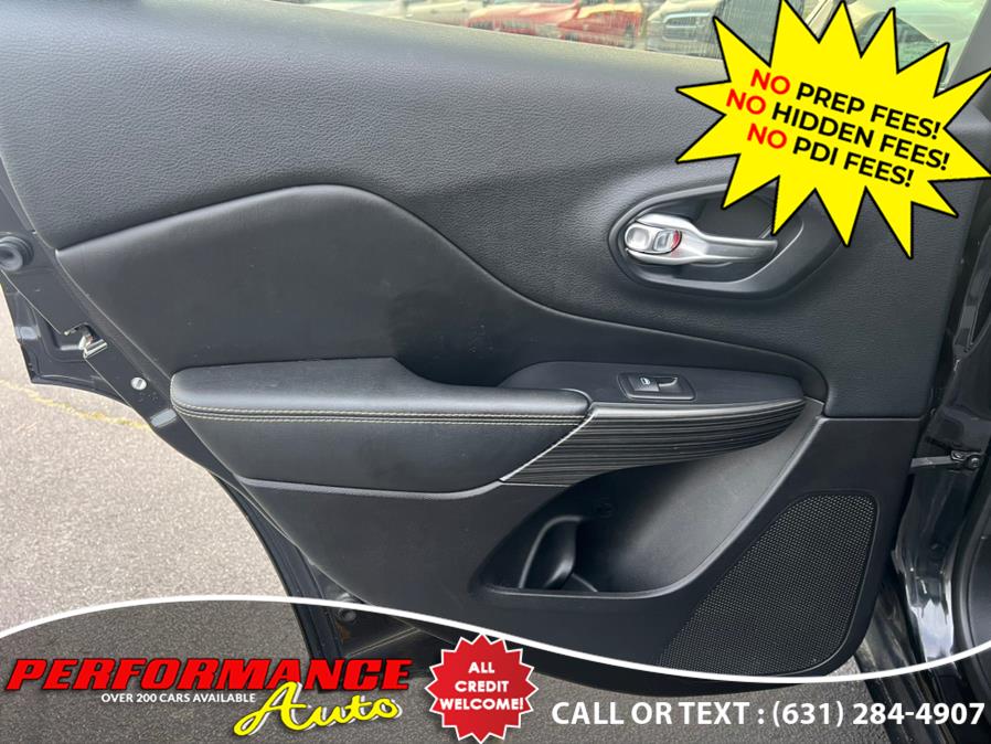 2015 Jeep Cherokee 4WD 4dr Latitude, available for sale in Bohemia, New York | Performance Auto Inc. Bohemia, New York 2015 Jeep Cherokee 4WD 4dr Latitude, available for sale in Bohemia, New York | Performance Auto Inc. Bohemia, New York