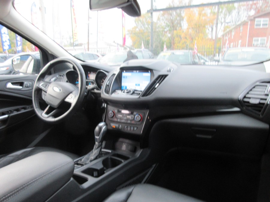 Used Ford Escape Titanium 4WD 2019 | Route 27 Auto Mall. Linden, New Jersey Used Ford Escape Titanium 4WD 2019 | Route 27 Auto Mall. Linden, New Jersey