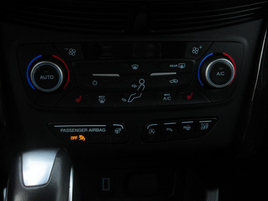 Used Ford Escape Titanium 4WD 2019 | Route 27 Auto Mall. Linden, New Jersey Used Ford Escape Titanium 4WD 2019 | Route 27 Auto Mall. Linden, New Jersey