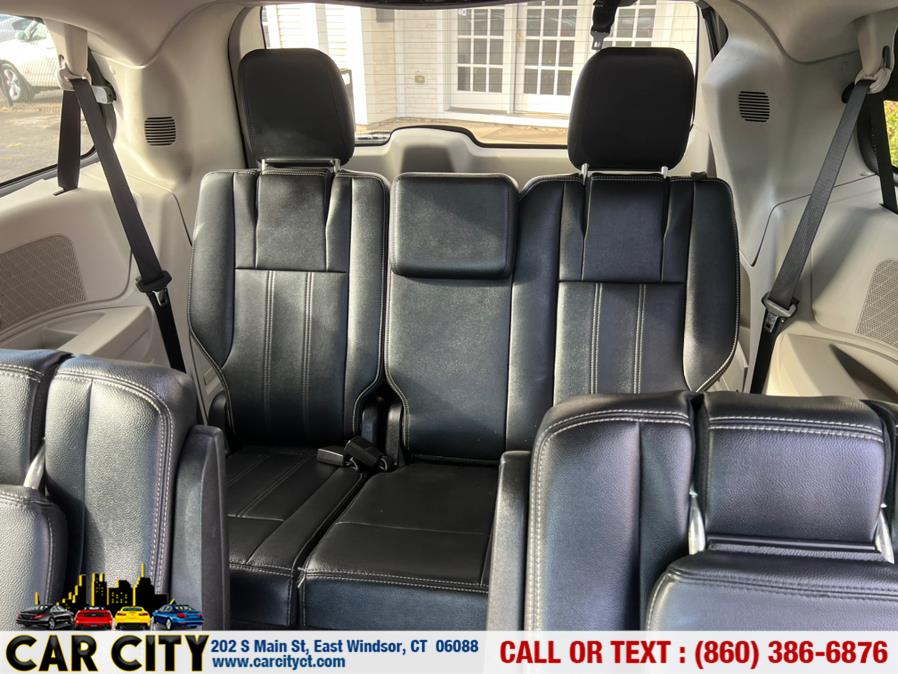 2015 Chrysler Town & Country 4dr Wgn Touring, available for sale in East Windsor, Connecticut | Car City LLC. East Windsor, Connecticut 2015 Chrysler Town & Country 4dr Wgn Touring, available for sale in East Windsor, Connecticut | Car City LLC. East Windsor, Connecticut