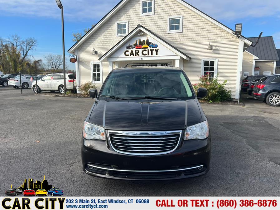 2015 Chrysler Town & Country 4dr Wgn Touring, available for sale in East Windsor, Connecticut | Car City LLC. East Windsor, Connecticut 2015 Chrysler Town & Country 4dr Wgn Touring, available for sale in East Windsor, Connecticut | Car City LLC. East Windsor, Connecticut