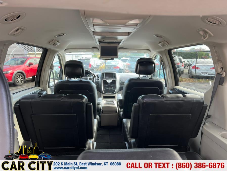 2015 Chrysler Town & Country 4dr Wgn Touring, available for sale in East Windsor, Connecticut | Car City LLC. East Windsor, Connecticut 2015 Chrysler Town & Country 4dr Wgn Touring, available for sale in East Windsor, Connecticut | Car City LLC. East Windsor, Connecticut