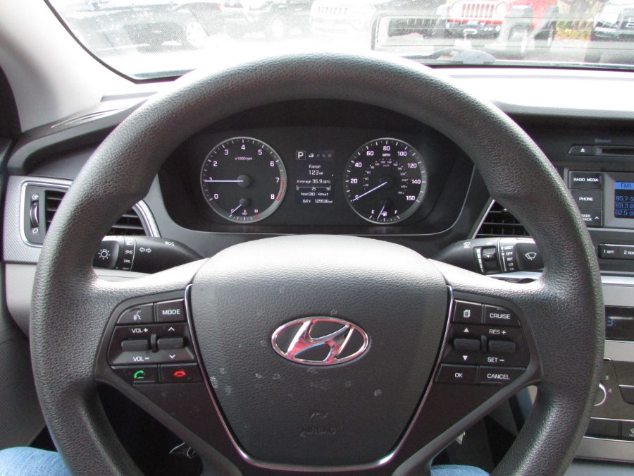 Used Hyundai Sonata 4dr Sdn 2.4L SE 2015 | United Auto Sales of E Windsor, Inc. East Windsor, Connecticut Used Hyundai Sonata 4dr Sdn 2.4L SE 2015 | United Auto Sales of E Windsor, Inc. East Windsor, Connecticut