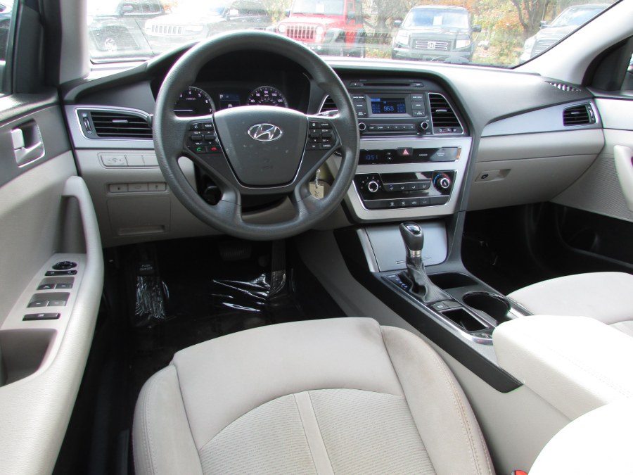 Used Hyundai Sonata 4dr Sdn 2.4L SE 2015 | United Auto Sales of E Windsor, Inc. East Windsor, Connecticut Used Hyundai Sonata 4dr Sdn 2.4L SE 2015 | United Auto Sales of E Windsor, Inc. East Windsor, Connecticut