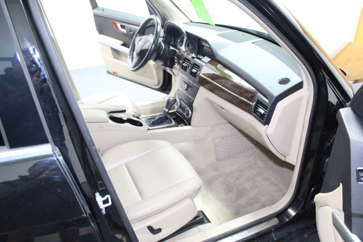 2011 Mercedes-Benz GLK-Class 4MATIC 4dr GLK350, available for sale in Plainville, Connecticut | New England Auto Sales LLC. Plainville, Connecticut 2011 Mercedes-Benz GLK-Class 4MATIC 4dr GLK350, available for sale in Plainville, Connecticut | New England Auto Sales LLC. Plainville, Connecticut